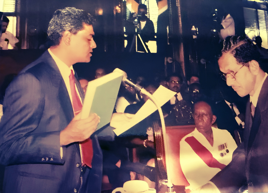 Manzoor Nadir in a national leadership image